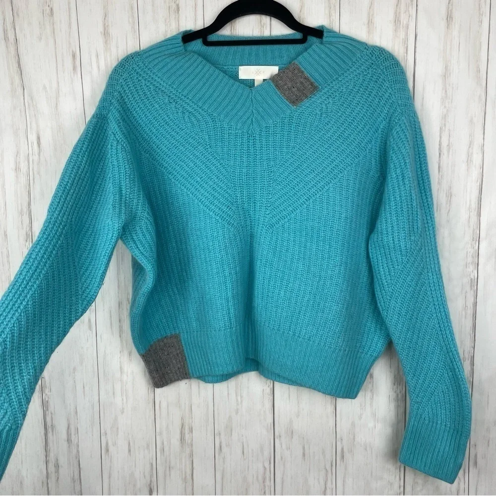 L#T 100% cashmere blue sweater with gray patches Medium